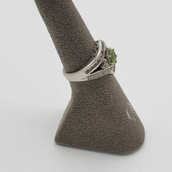 Vintage Sterling Silver 925 Green Peridot Statement Ring - Picture 7 of 11